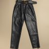 Pantalon de cuero de color negro