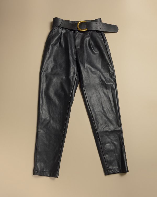 Pantalon de cuero de color negro