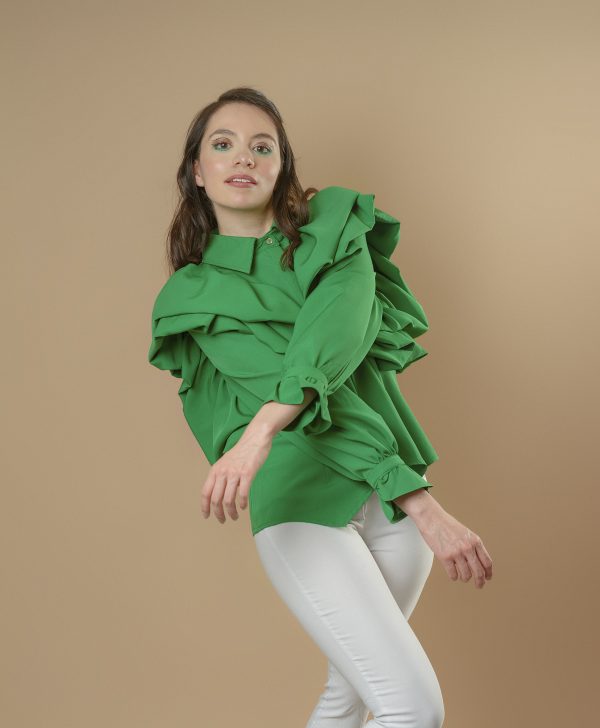 Camisa verde con volados